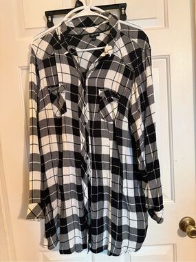 torrid Black & White Plaid Button-Down Shirt